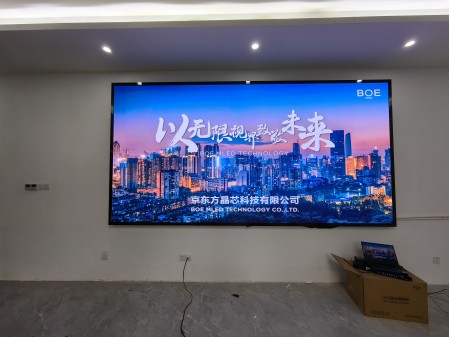 **高教科技p2指導(dǎo)安裝完成 尺寸：3.84×1.92； 像素點(diǎn)：1920×960